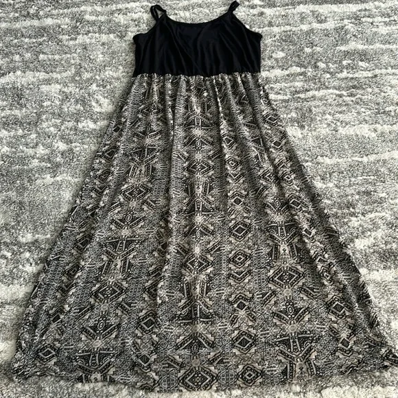 Just Be black and tan tribal maxi dress - Picture 3 of 7